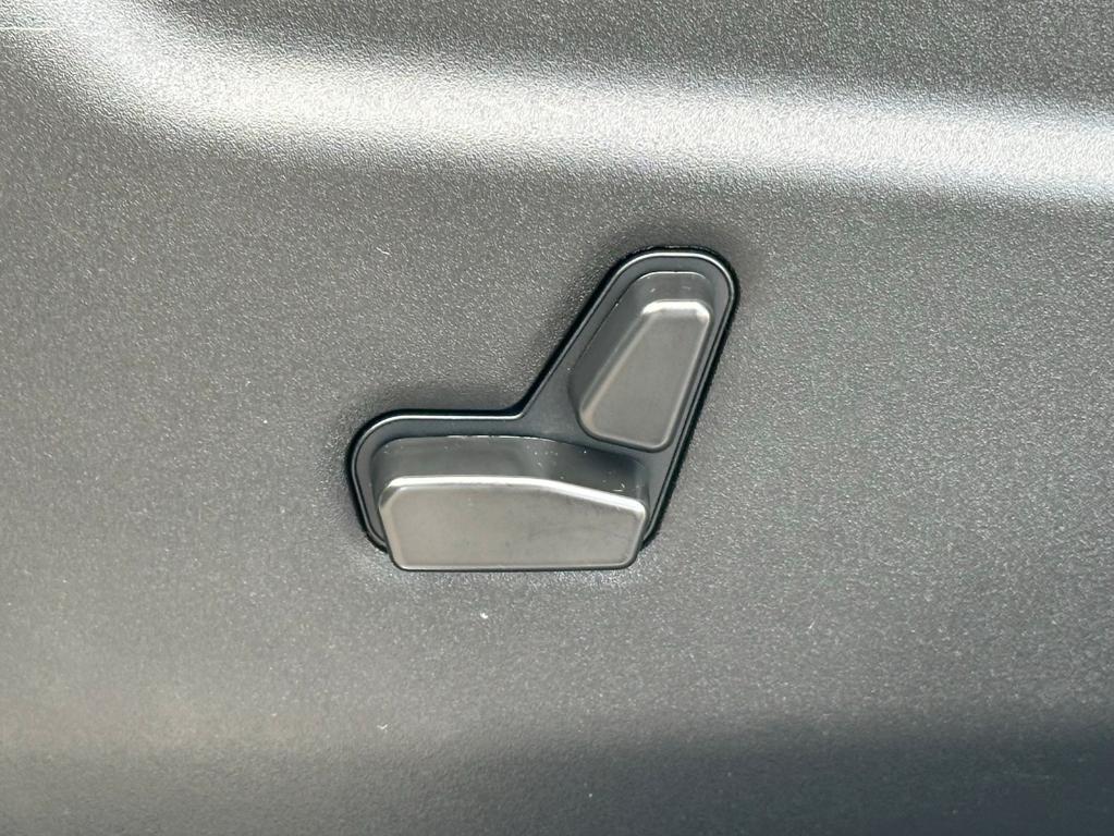 used 2021 Jeep Grand Cherokee car, priced at $28,836