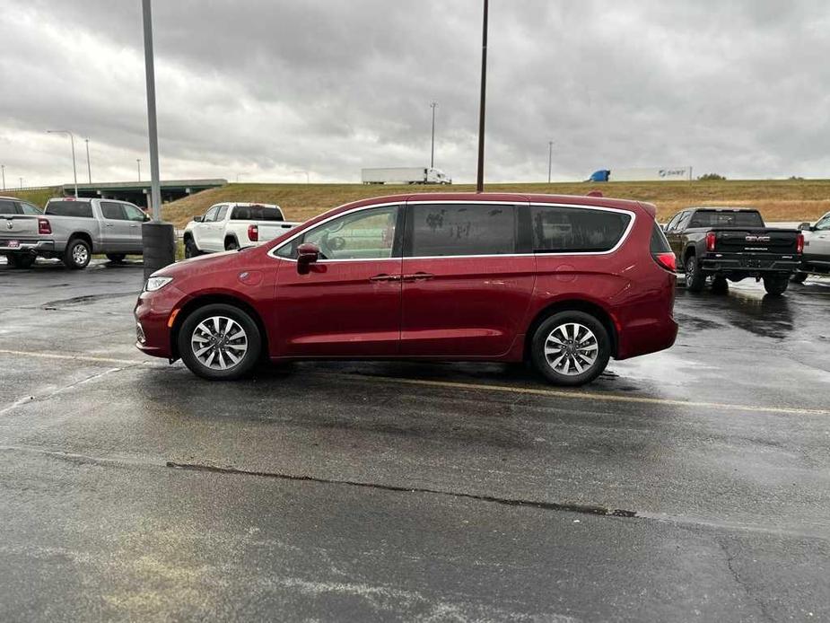 used 2022 Chrysler Pacifica Hybrid car, priced at $27,000