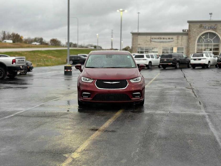 used 2022 Chrysler Pacifica Hybrid car, priced at $27,000