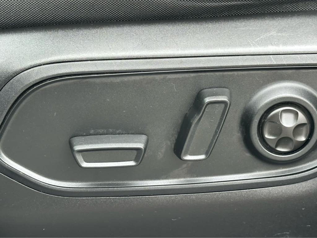 used 2022 Jeep Grand Cherokee car, priced at $33,998