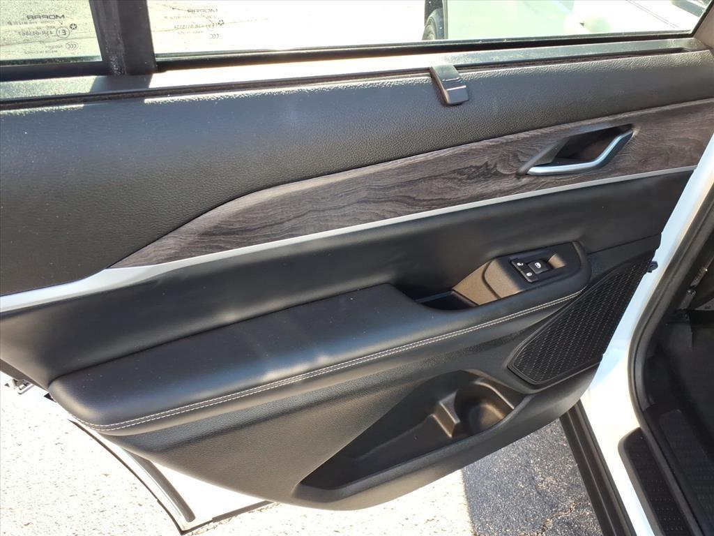 used 2023 Jeep Grand Cherokee L car, priced at $28,959