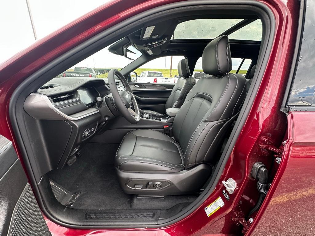 new 2025 Jeep Grand Cherokee L car, priced at $52,650