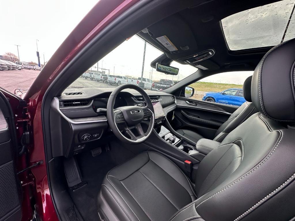 new 2025 Jeep Grand Cherokee L car, priced at $50,383