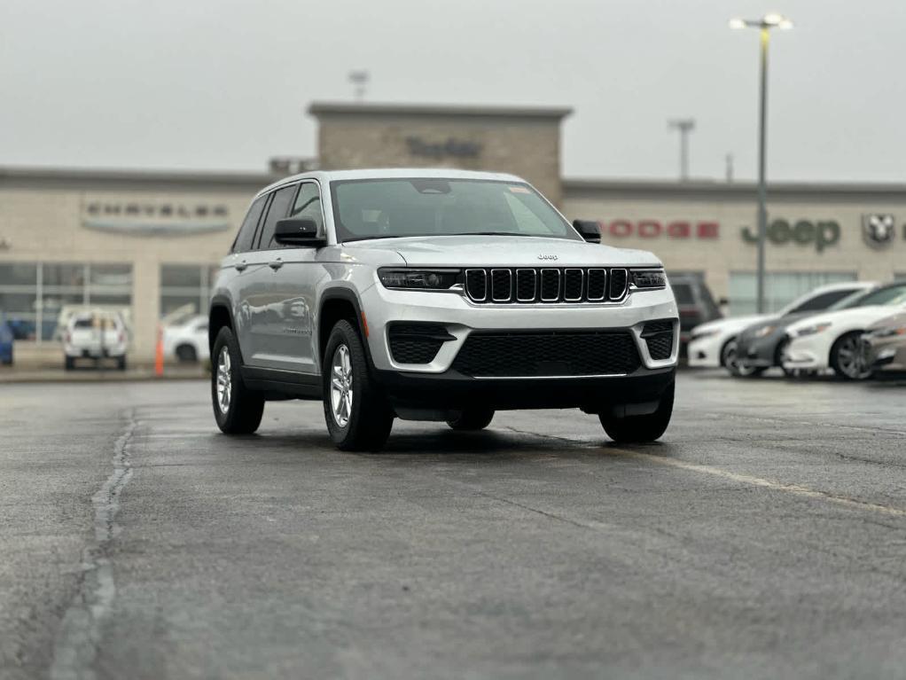 new 2025 Jeep Grand Cherokee car, priced at $40,707