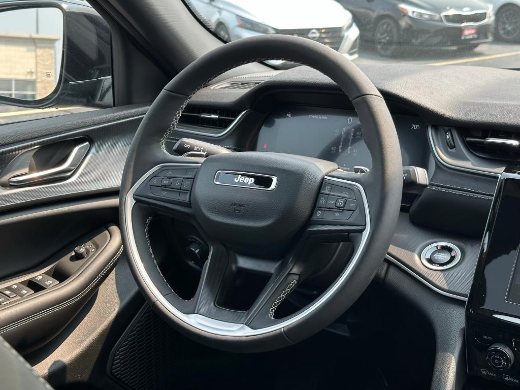 new 2025 Jeep Grand Cherokee car, priced at $43,164