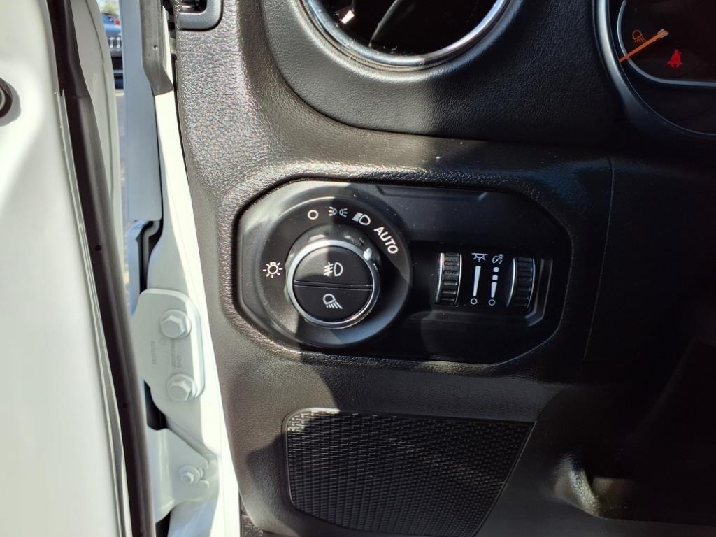 used 2022 Jeep Gladiator car, priced at $39,384