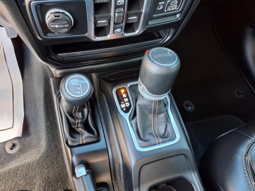 used 2022 Jeep Gladiator car, priced at $39,384