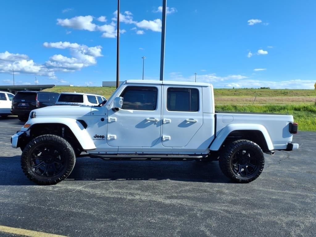 used 2022 Jeep Gladiator car, priced at $39,384