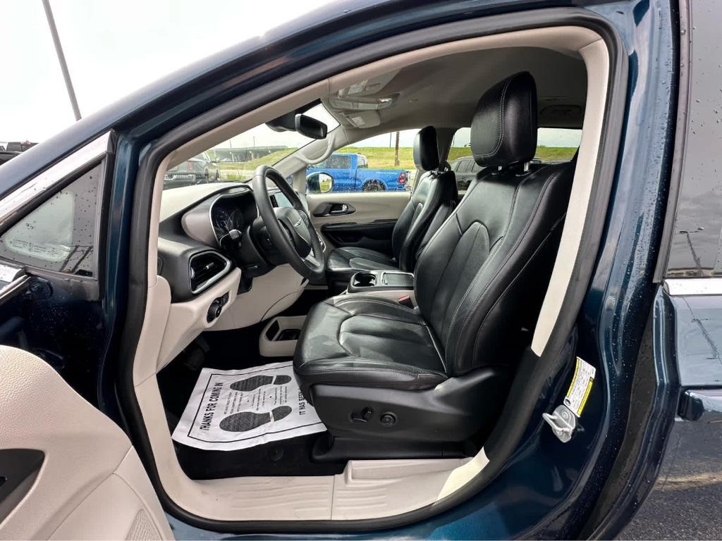 used 2022 Chrysler Pacifica car, priced at $19,995