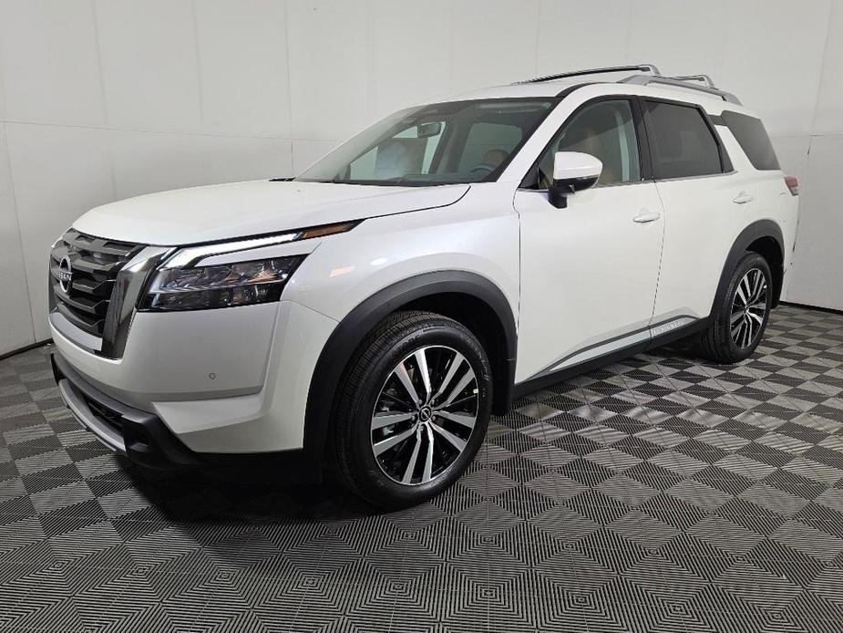 new 2024 Nissan Pathfinder car, priced at $50,371