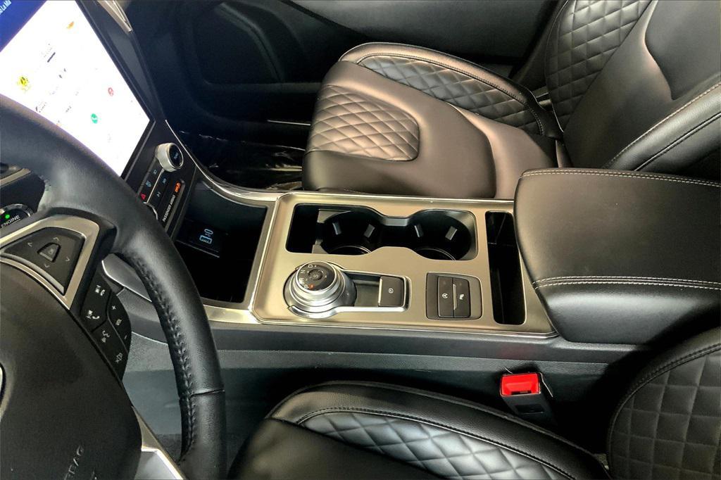 used 2024 Ford Edge car, priced at $29,500