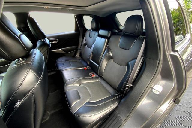 used 2022 Jeep Cherokee car, priced at $27,661