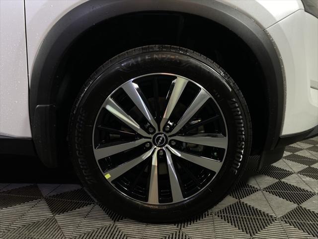 new 2025 Nissan Pathfinder car, priced at $44,929