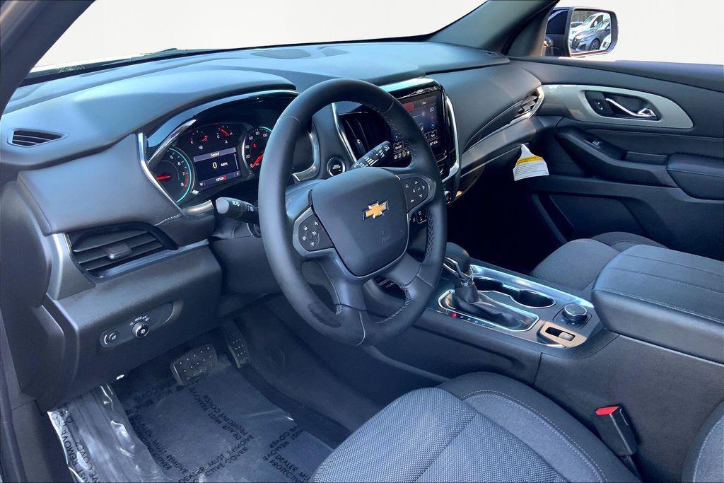used 2023 Chevrolet Traverse car, priced at $30,388