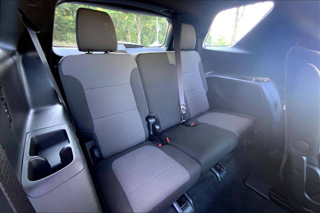 used 2023 Chevrolet Traverse car, priced at $30,388