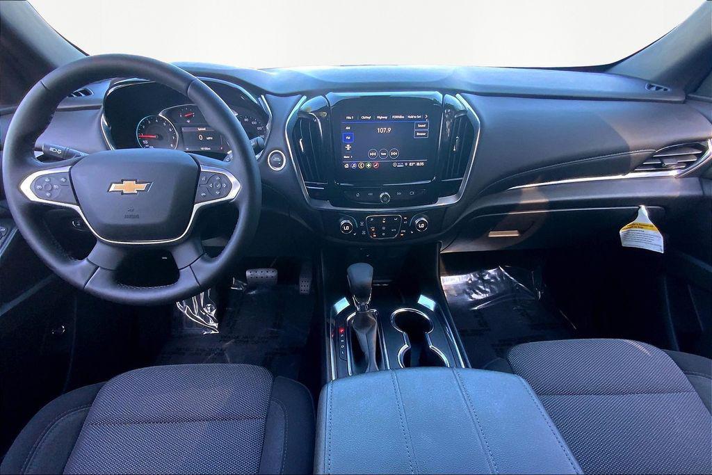 used 2023 Chevrolet Traverse car, priced at $30,388