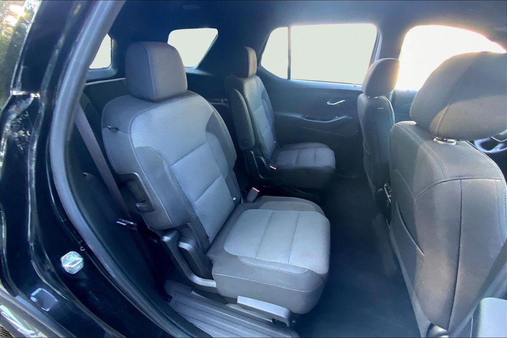 used 2023 Chevrolet Traverse car, priced at $30,388
