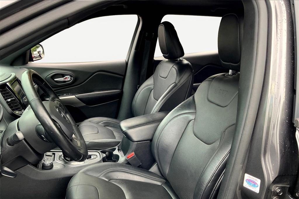 used 2020 Jeep Cherokee car, priced at $22,532