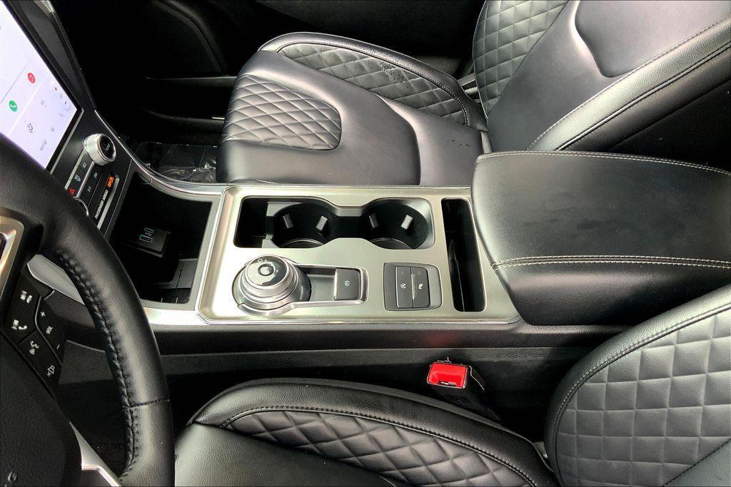 used 2024 Ford Edge car, priced at $30,002