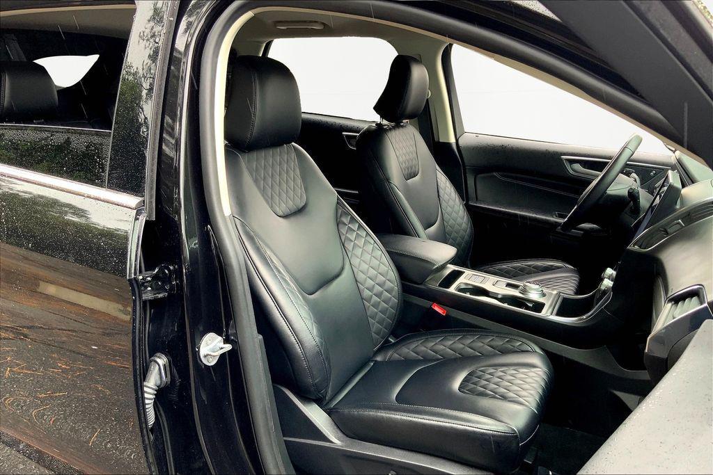 used 2024 Ford Edge car, priced at $30,002