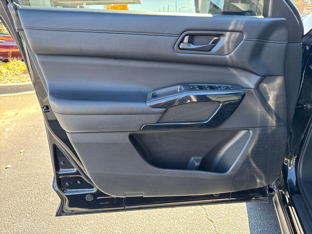 used 2024 Nissan Pathfinder car, priced at $24,884