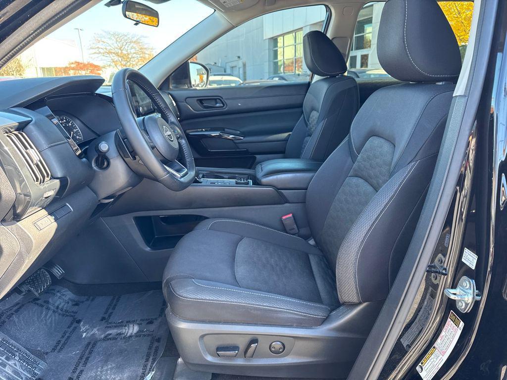 used 2024 Nissan Pathfinder car, priced at $24,884