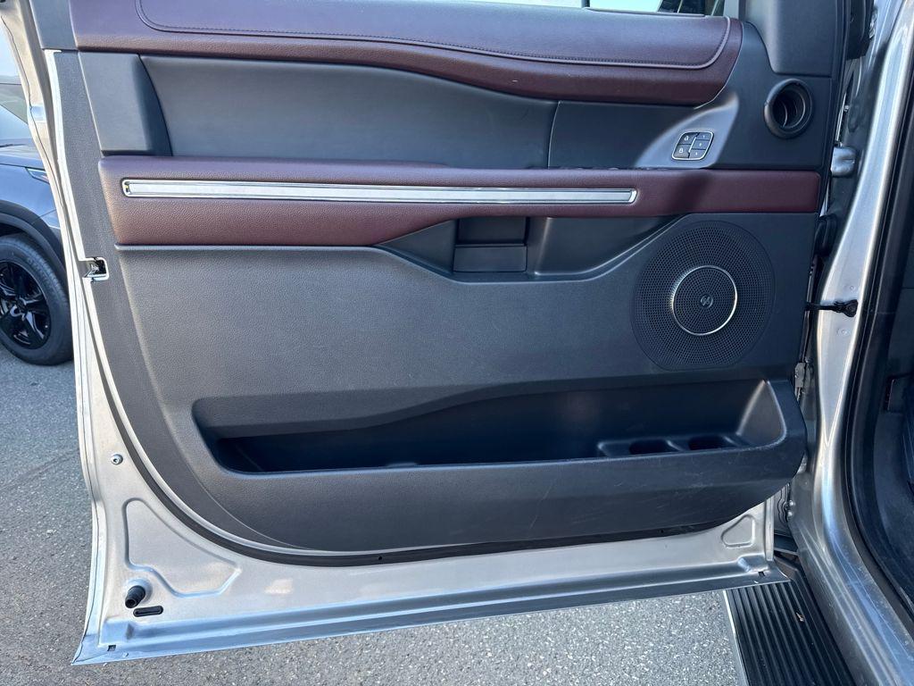 used 2023 Ford Expedition car, priced at $42,800