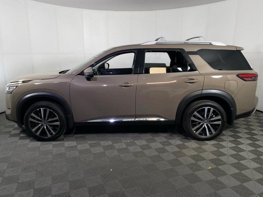 new 2024 Nissan Pathfinder car, priced at $48,684