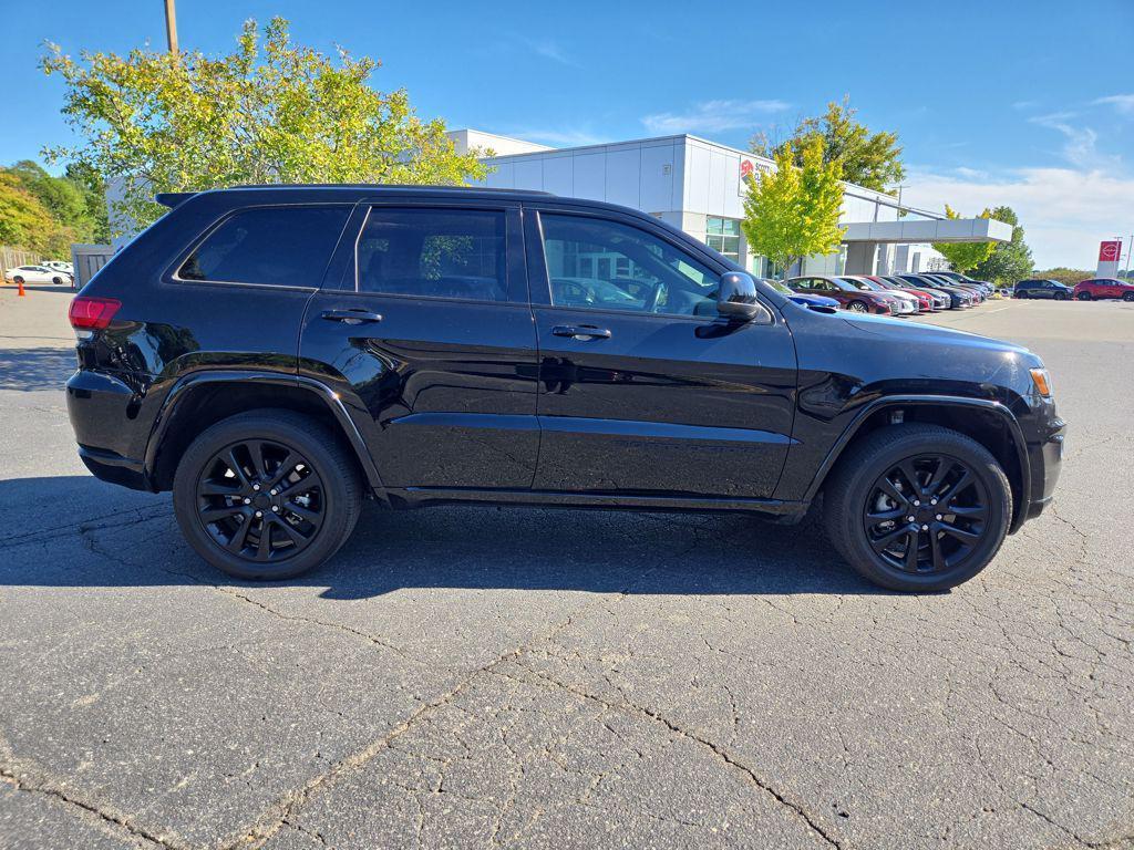 used 2022 Jeep Grand Cherokee car, priced at $26,594