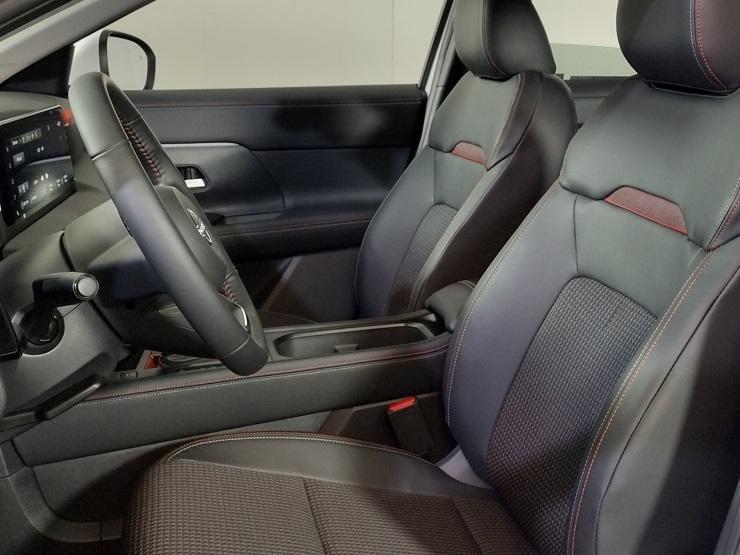 new 2025 Nissan Kicks car, priced at $27,893