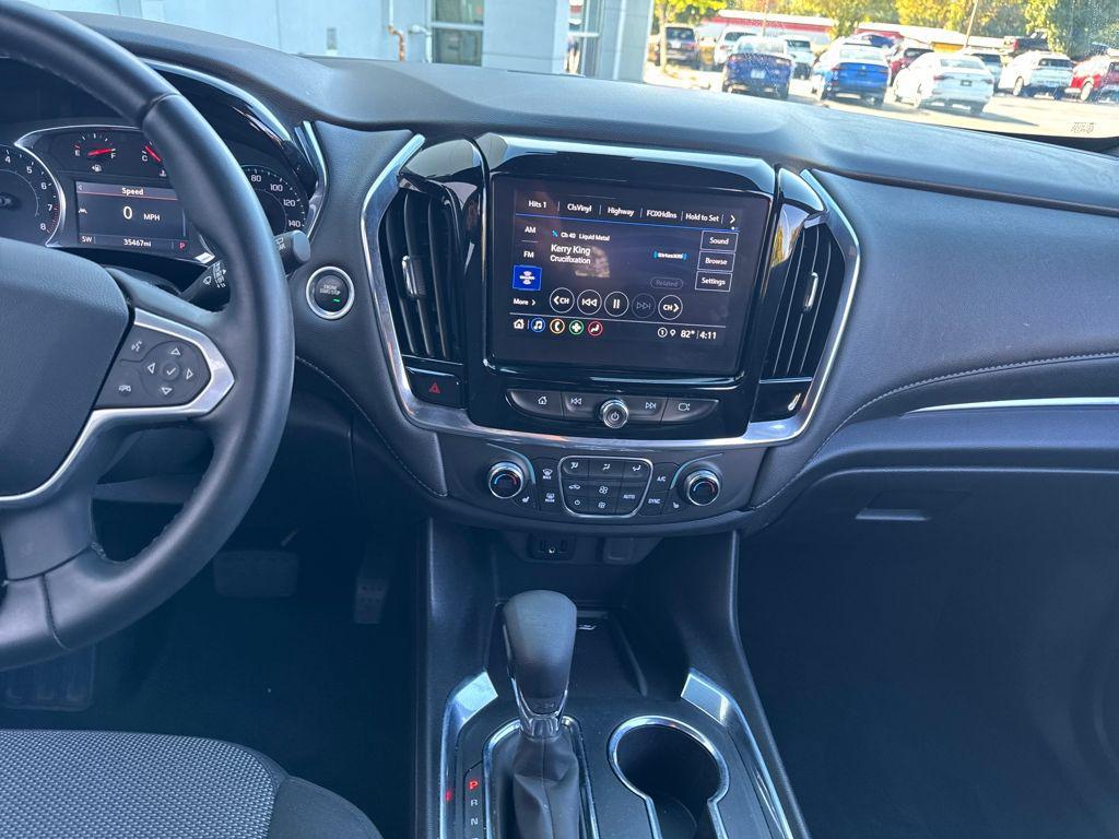 used 2023 Chevrolet Traverse car, priced at $30,008