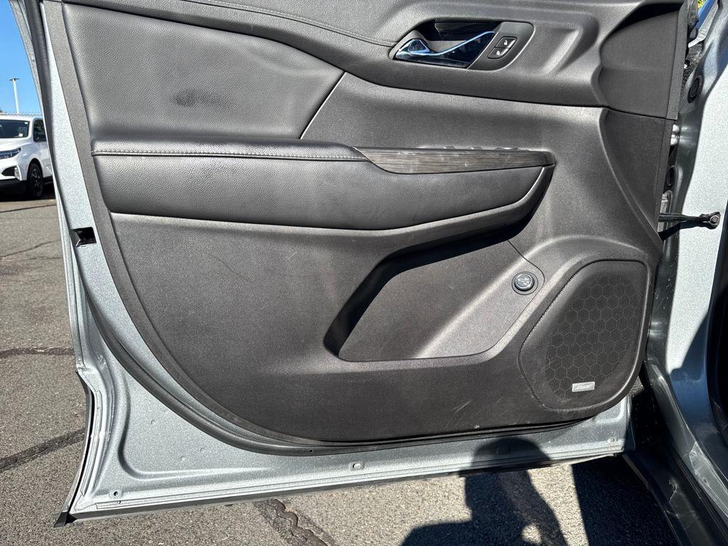 used 2023 GMC Acadia car, priced at $24,715