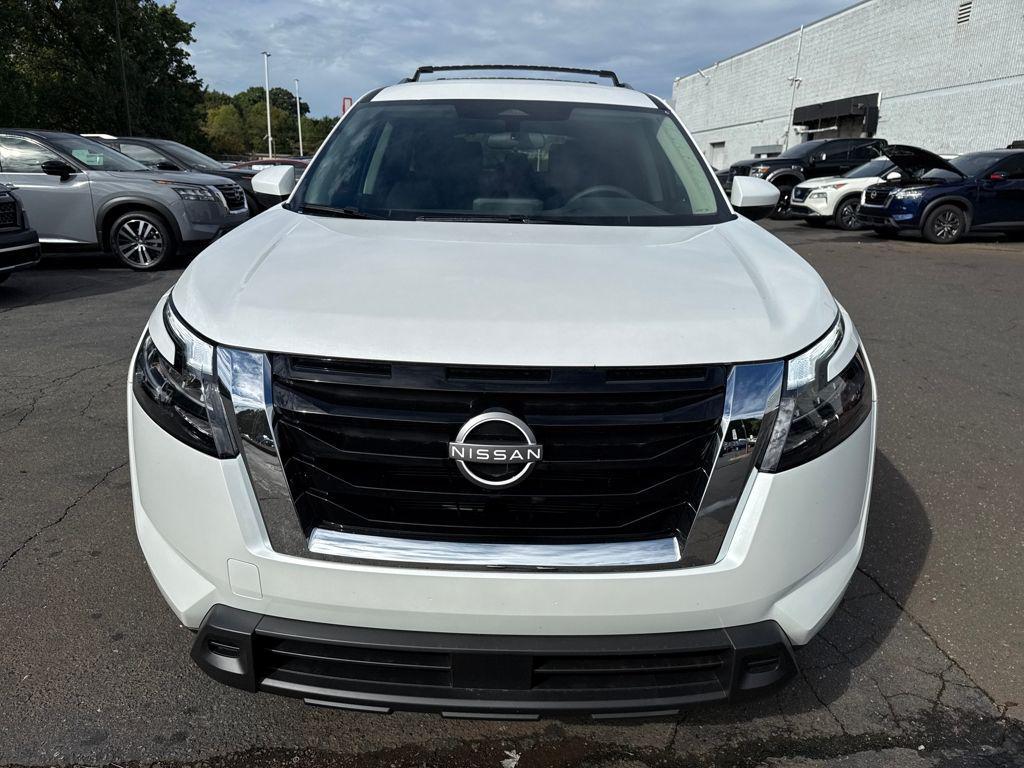 new 2025 Nissan Pathfinder car, priced at $33,875