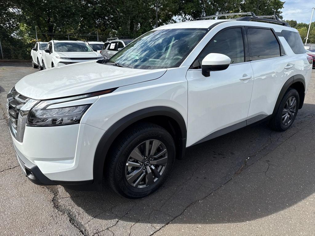 new 2025 Nissan Pathfinder car, priced at $33,875