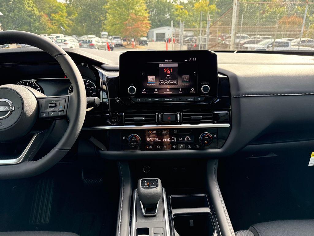 new 2025 Nissan Pathfinder car, priced at $33,875