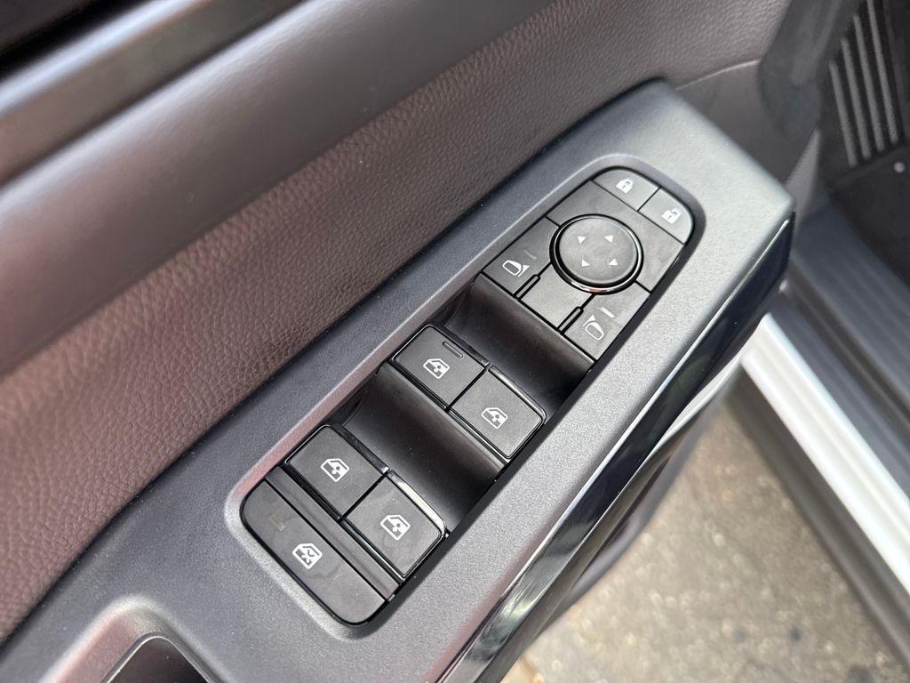 new 2025 Nissan Pathfinder car, priced at $33,875