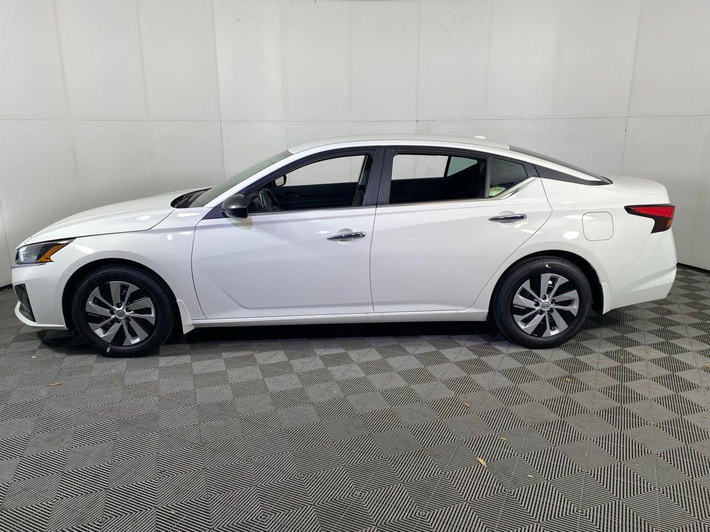 new 2025 Nissan Altima car, priced at $25,140