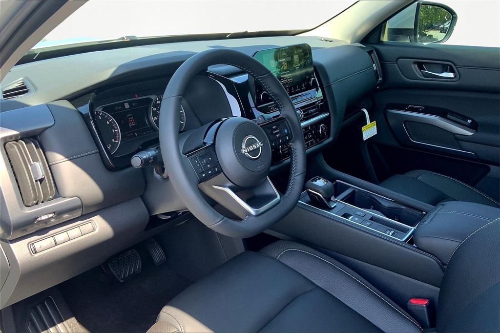 new 2025 Nissan Pathfinder car, priced at $38,026