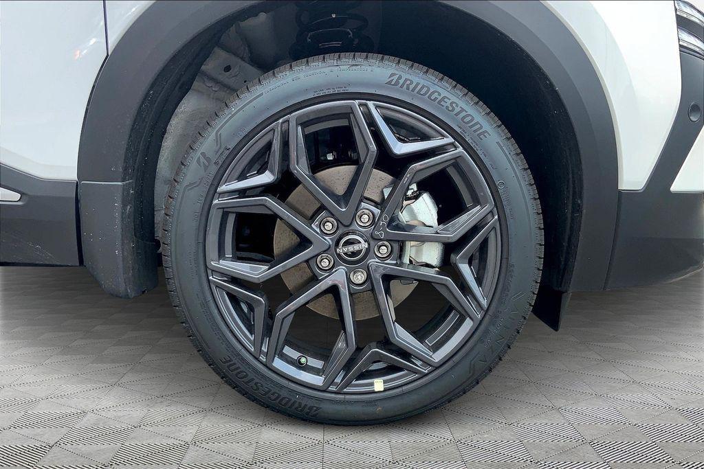 new 2025 Nissan Kicks car, priced at $25,515