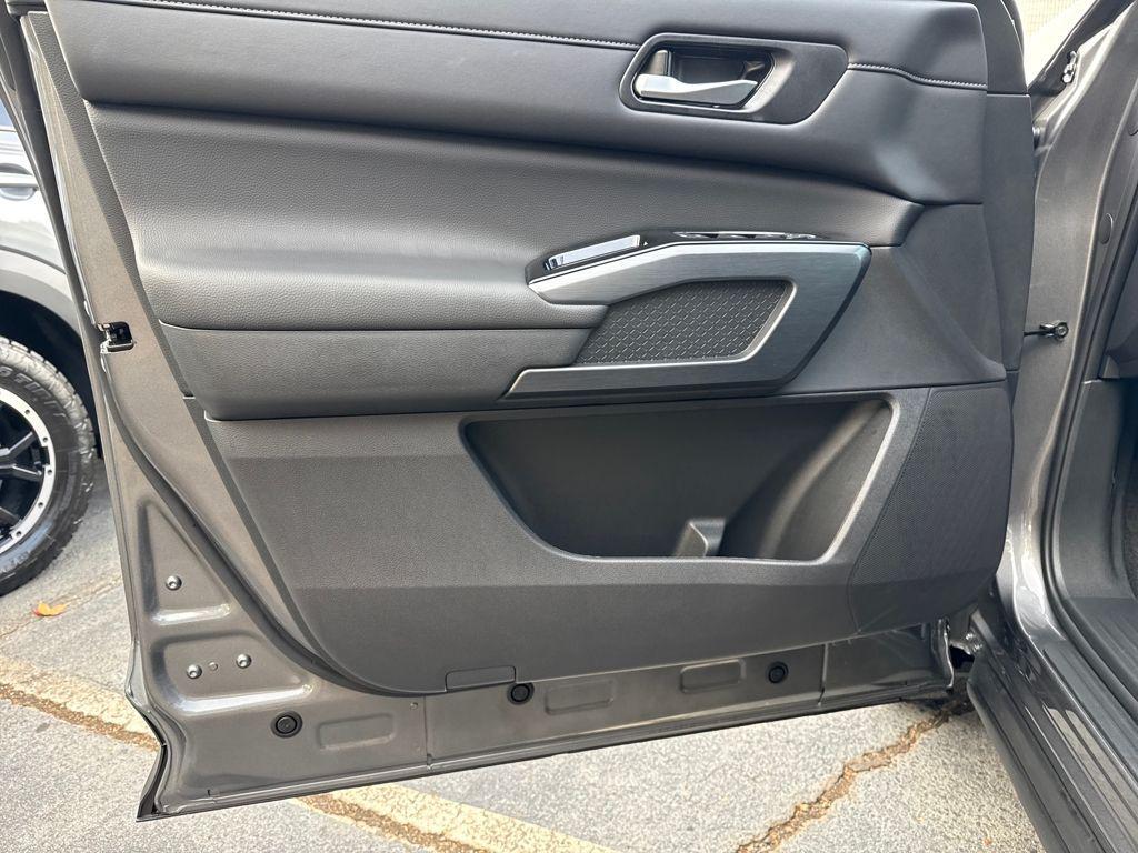 new 2025 Nissan Pathfinder car, priced at $35,590