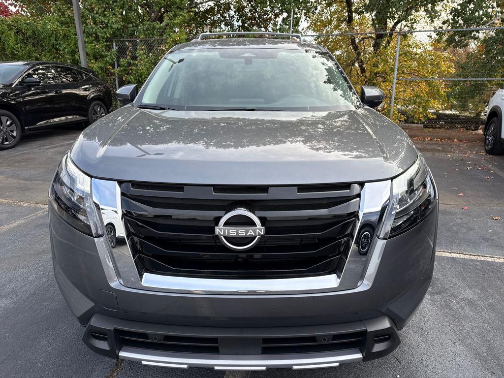 new 2025 Nissan Pathfinder car, priced at $35,590