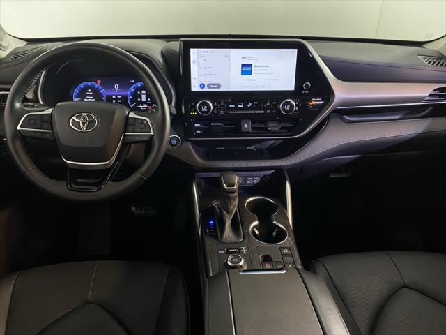 used 2023 Toyota Highlander car, priced at $40,000