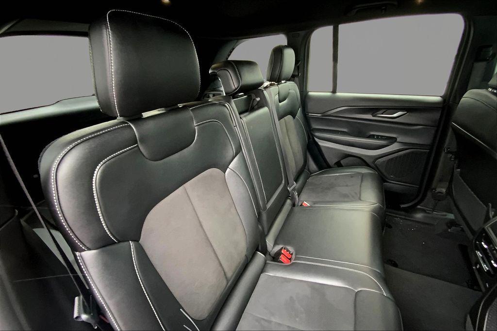 used 2023 Jeep Grand Cherokee car, priced at $29,254