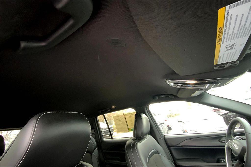 used 2023 Jeep Grand Cherokee car, priced at $29,254