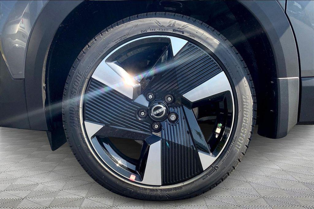 new 2025 Nissan Kicks car, priced at $26,390