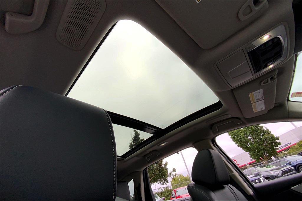 used 2025 Acura MDX car, priced at $49,000