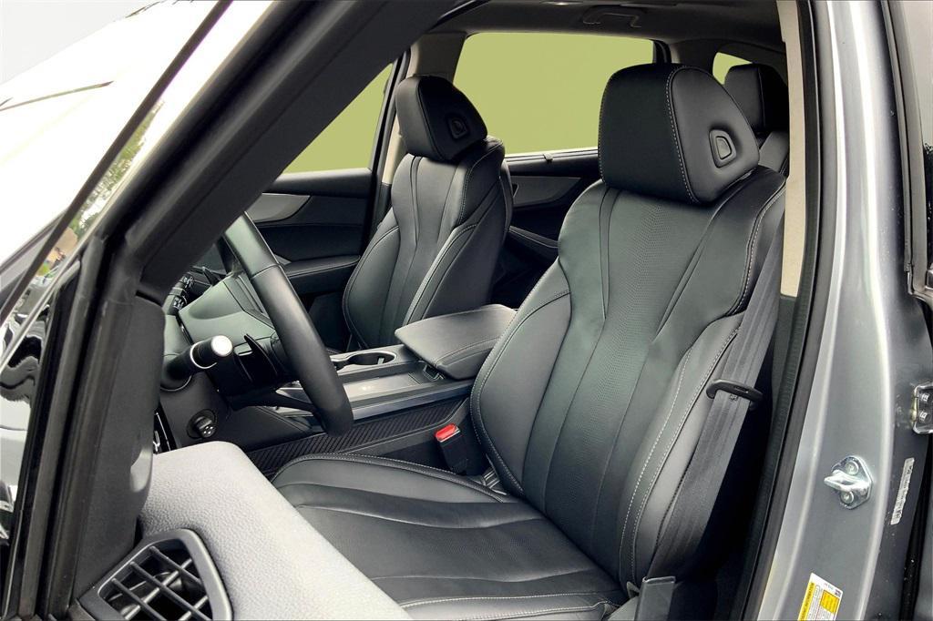 used 2025 Acura MDX car, priced at $49,000