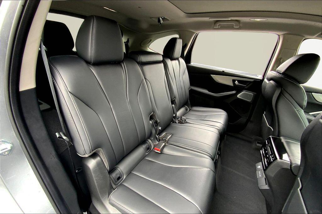 used 2025 Acura MDX car, priced at $47,075