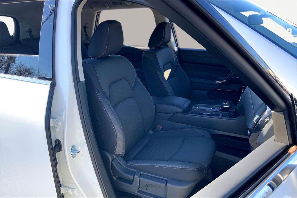 used 2025 Nissan Pathfinder car, priced at $28,234
