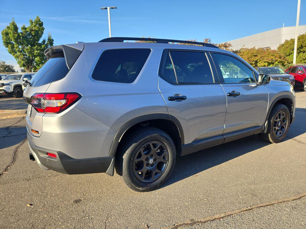 used 2024 Honda Pilot car, priced at $40,046